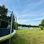 Chateau Avec Piscine Aux Portes De Bordeaux - Parc Arbore & Chambres Elegantes *