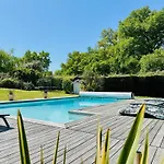 Casa de Campo Château Avec Piscine Aux Portes De Bordeaux - Parc Arboré&chambres élégantes *