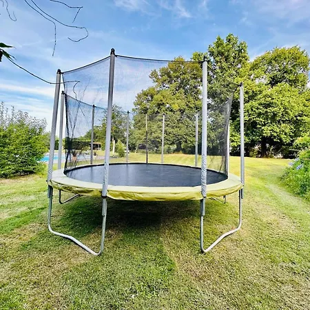 Летний дом Vivez La Vie De Chateau Aux Portes De Bordeaux