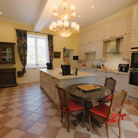 Vivez La Vie De Chateau Aux Portes De Bordeaux Летний дом