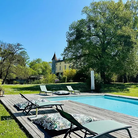 منزل ريفي Vivez La Vie De Chateau Aux Portes De Bordeaux