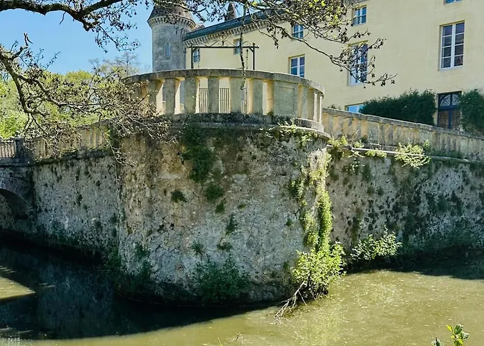 乡村民宿 Vivez La Vie De Chateau Aux Portes De Bordeaux Saint-Sulpice-et-Cameyrac